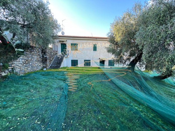 casa indipendente in vendita a Sanremo in zona Poggio