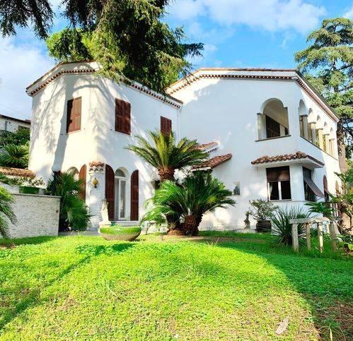 casa indipendente in vendita a Sanremo