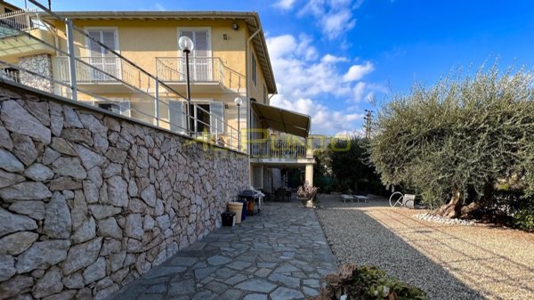 casa indipendente in vendita a Sanremo