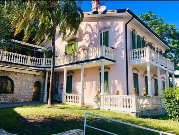 appartamento in vendita a Sanremo in zona Poggio