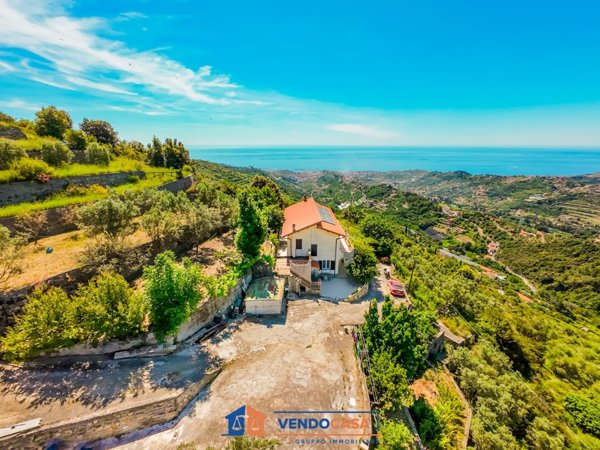 casa indipendente in vendita a Sanremo in zona Coldirodi