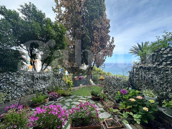 appartamento in vendita a Sanremo in zona Coldirodi