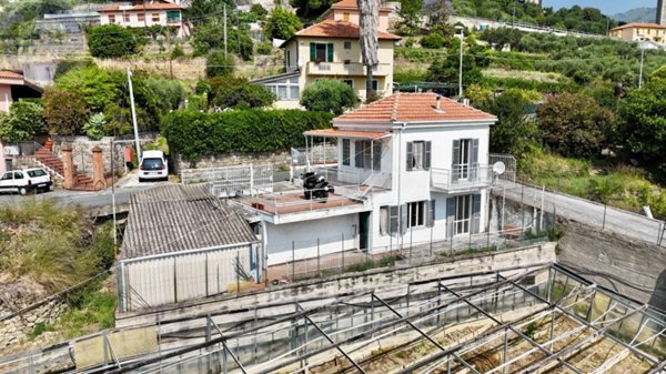 casa indipendente in vendita a Sanremo