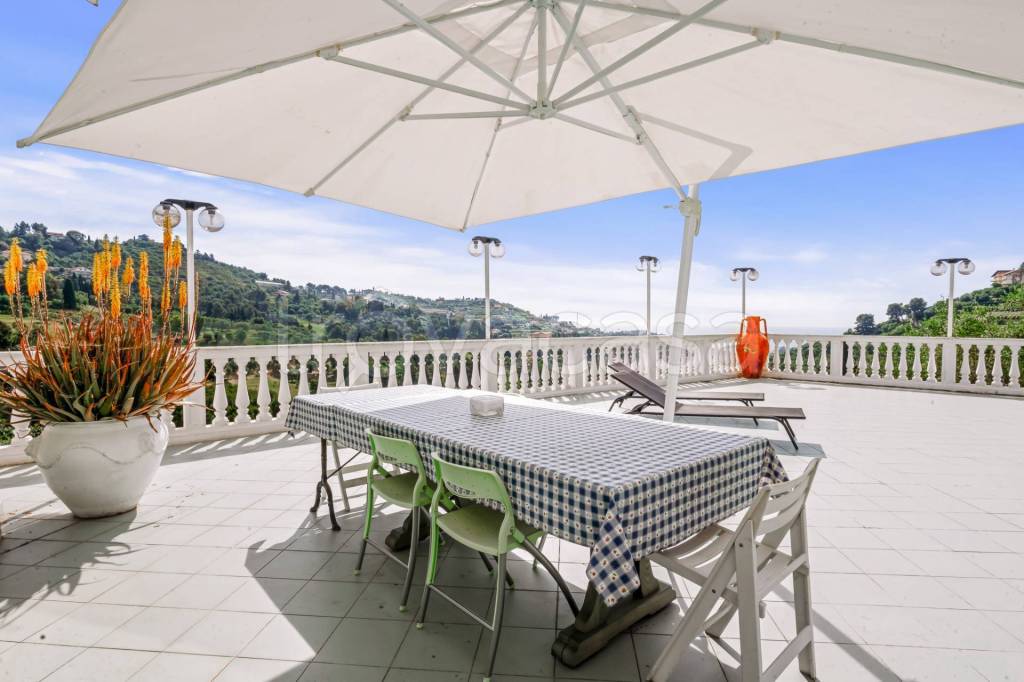 casa indipendente in vendita a Sanremo