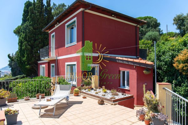 casa indipendente in vendita a Sanremo