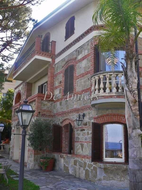 casa indipendente in vendita a Sanremo