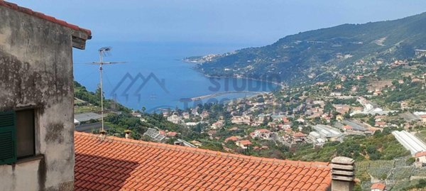 appartamento in vendita a Sanremo in zona Coldirodi