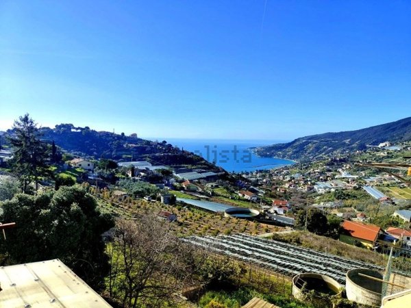 casa indipendente in vendita a Sanremo in zona Coldirodi