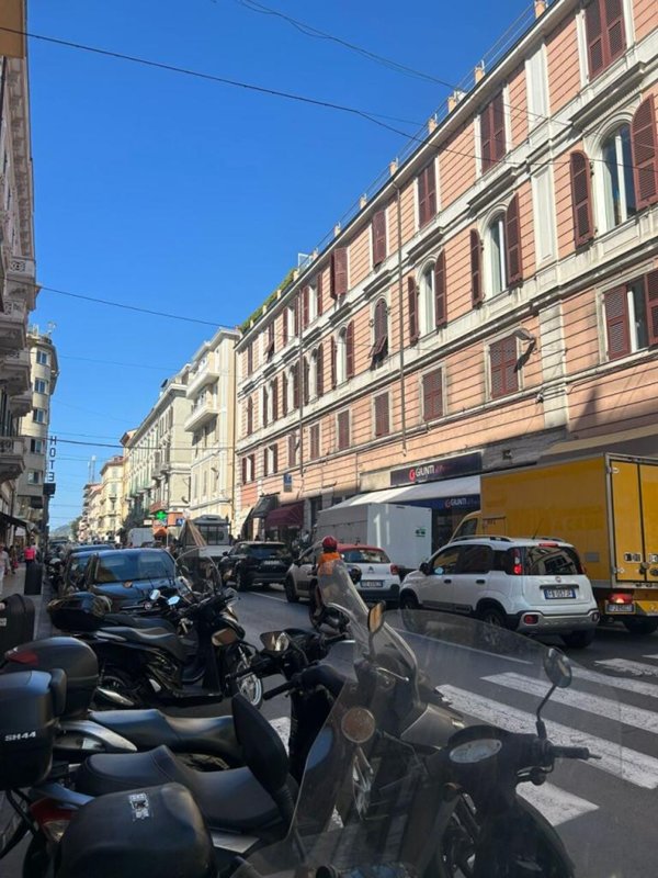 negozio in affitto a Sanremo