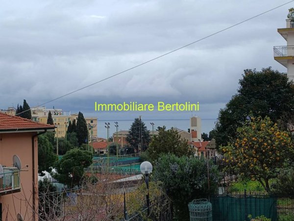 casa indipendente in vendita a Sanremo