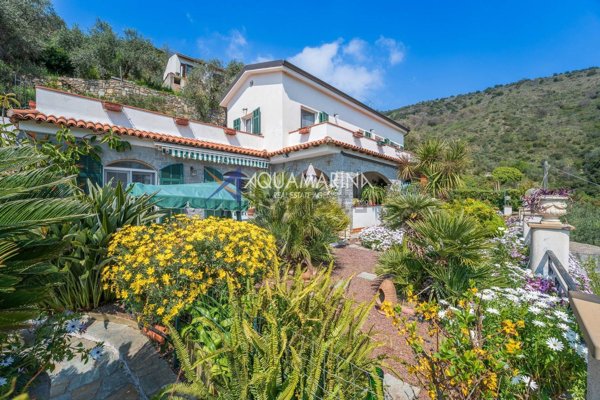 casa indipendente in vendita a Sanremo