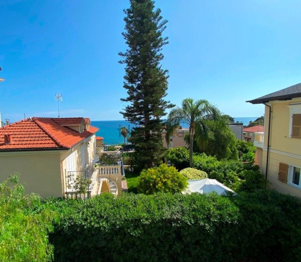 casa indipendente in vendita a Sanremo