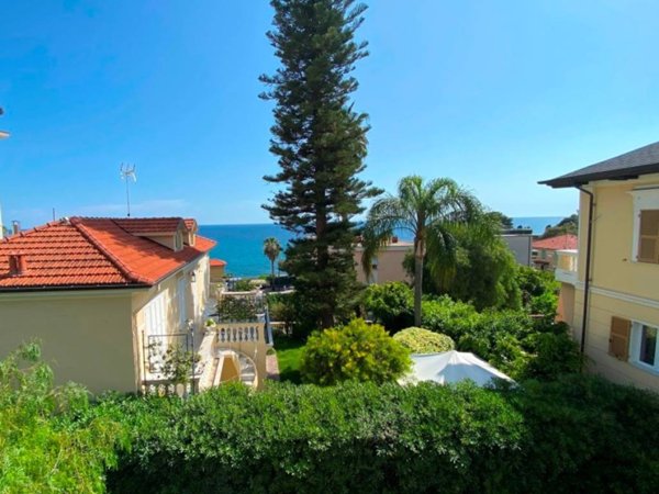 casa indipendente in vendita a Sanremo