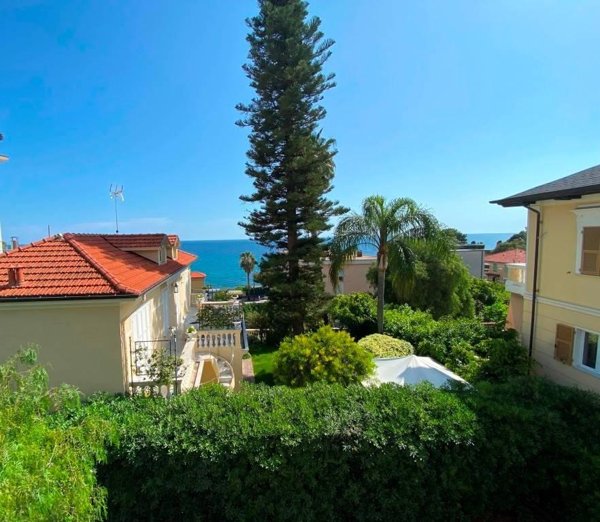 casa indipendente in vendita a Sanremo