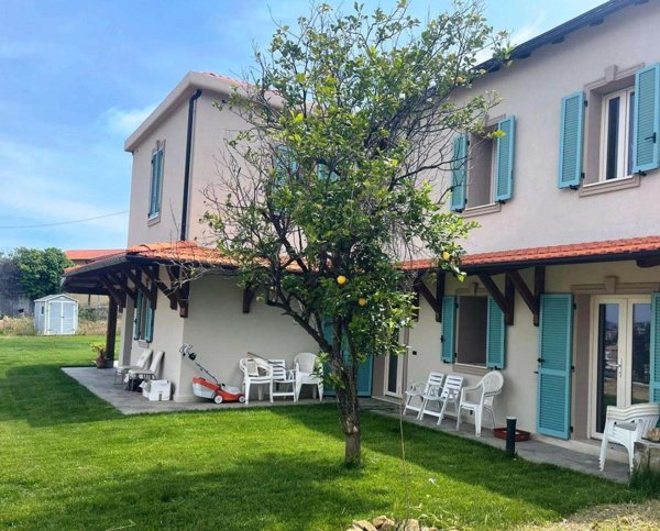 casa indipendente in vendita a Sanremo