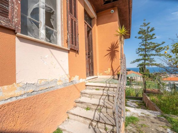 casa indipendente in vendita a Sanremo