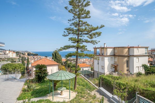 casa indipendente in vendita a Sanremo