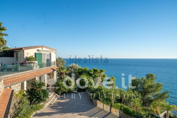 casa indipendente in vendita a Sanremo