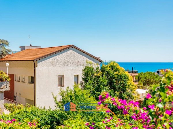 casa indipendente in vendita a Sanremo