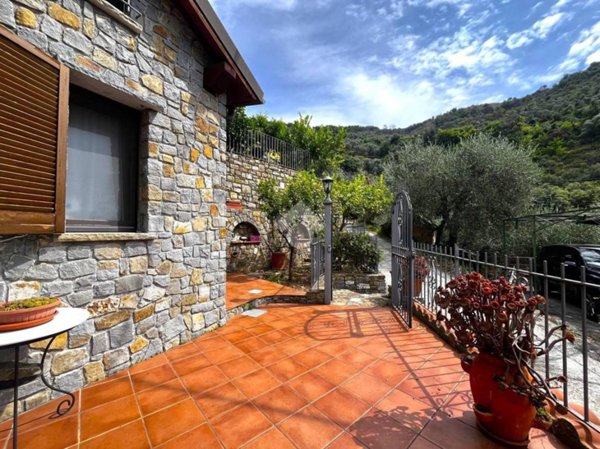 casa indipendente in vendita a Sanremo