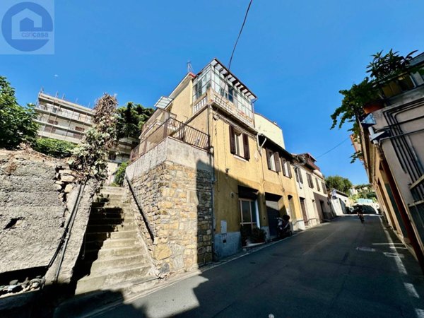 casa indipendente in vendita a Sanremo in zona Poggio