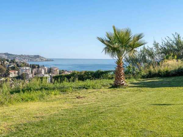 casa indipendente in vendita a Sanremo