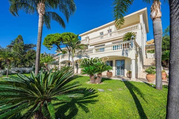 casa indipendente in vendita a Sanremo