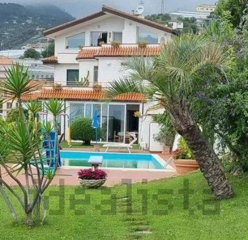 casa indipendente in vendita a Sanremo