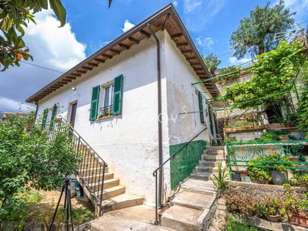casa indipendente in vendita a Sanremo