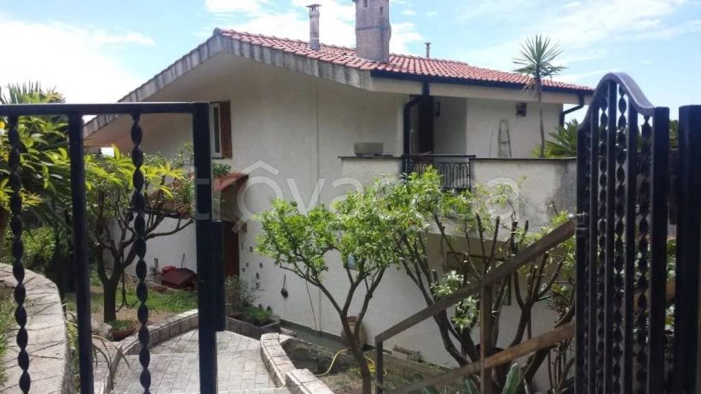 casa indipendente in vendita a Sanremo in zona San Romolo