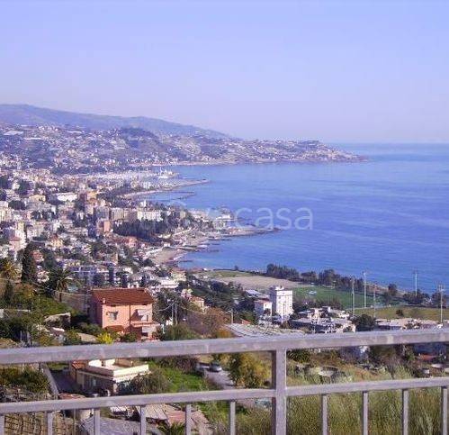 casa indipendente in vendita a Sanremo
