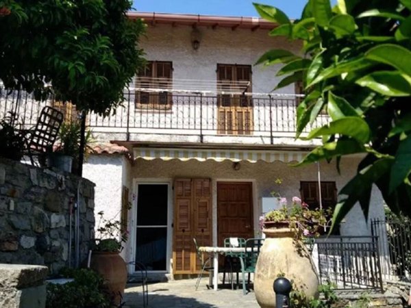 casa indipendente in vendita a Sanremo