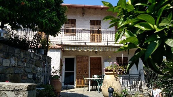 casa indipendente in vendita a Sanremo