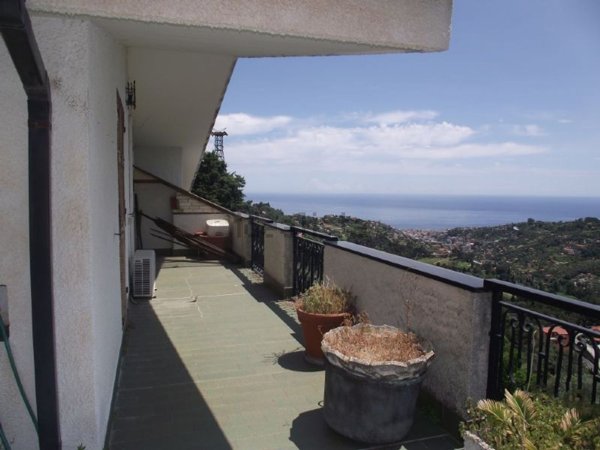 casa indipendente in vendita a Sanremo