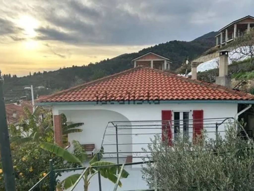 casa indipendente in vendita a Sanremo