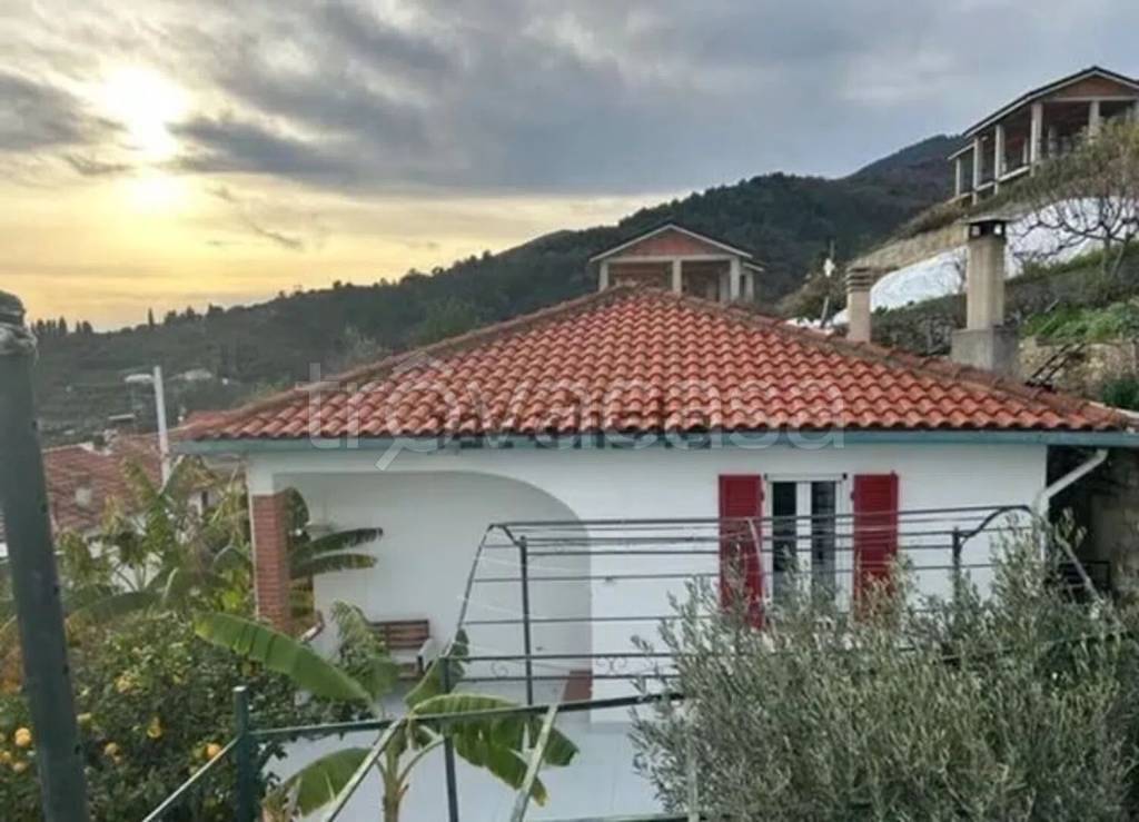 casa indipendente in vendita a Sanremo