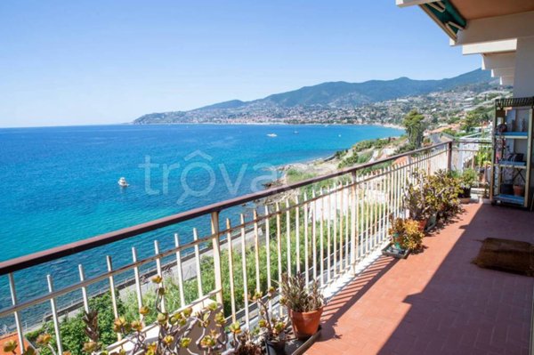 appartamento in vendita a Sanremo in zona Poggio