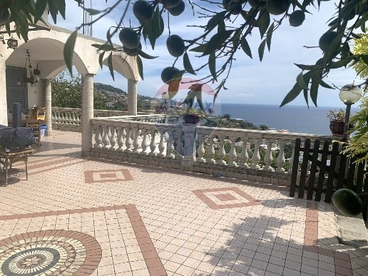 casa indipendente in vendita a Sanremo