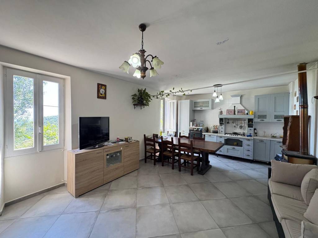 casa indipendente in vendita a Sanremo in zona San Romolo