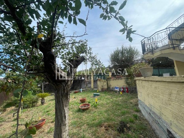 casa indipendente in vendita a Sanremo in zona Bussana