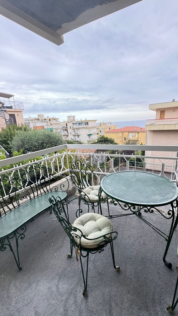 appartamento in vendita a Sanremo in zona Coldirodi