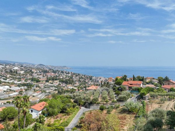 casa indipendente in vendita a Sanremo in zona Coldirodi