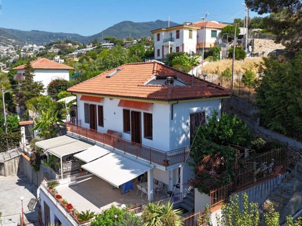 casa indipendente in vendita a Sanremo