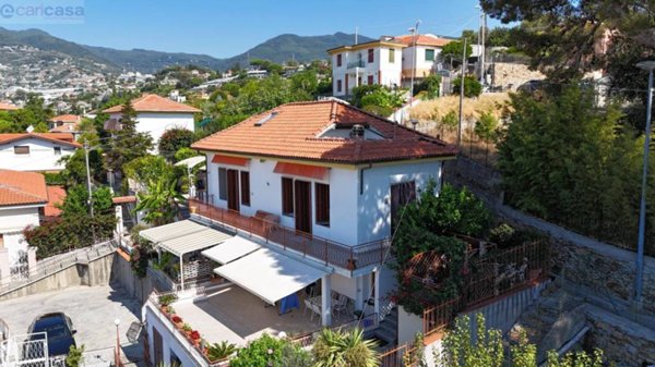 casa indipendente in vendita a Sanremo