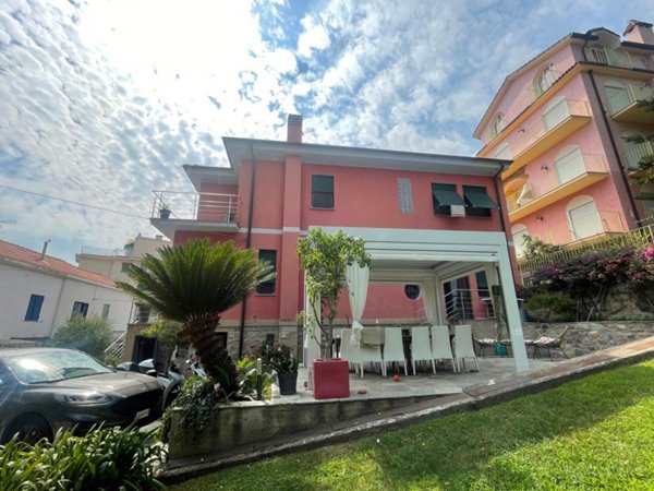 casa indipendente in vendita a Sanremo