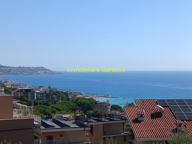casa indipendente in vendita a Sanremo