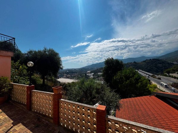 casa indipendente in vendita a Sanremo