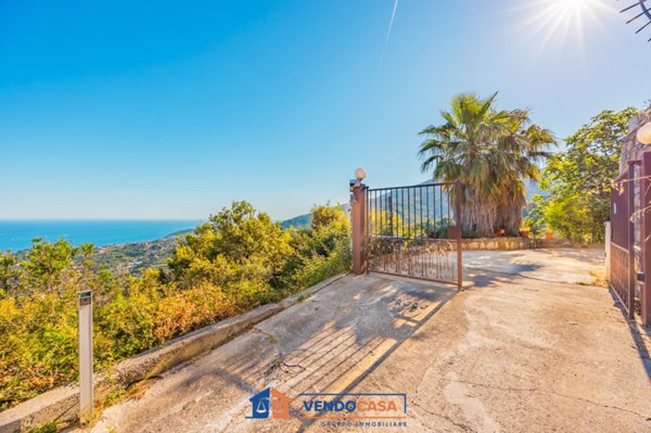 casa indipendente in vendita a Sanremo in zona San Romolo