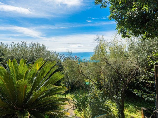 casa indipendente in vendita a Sanremo