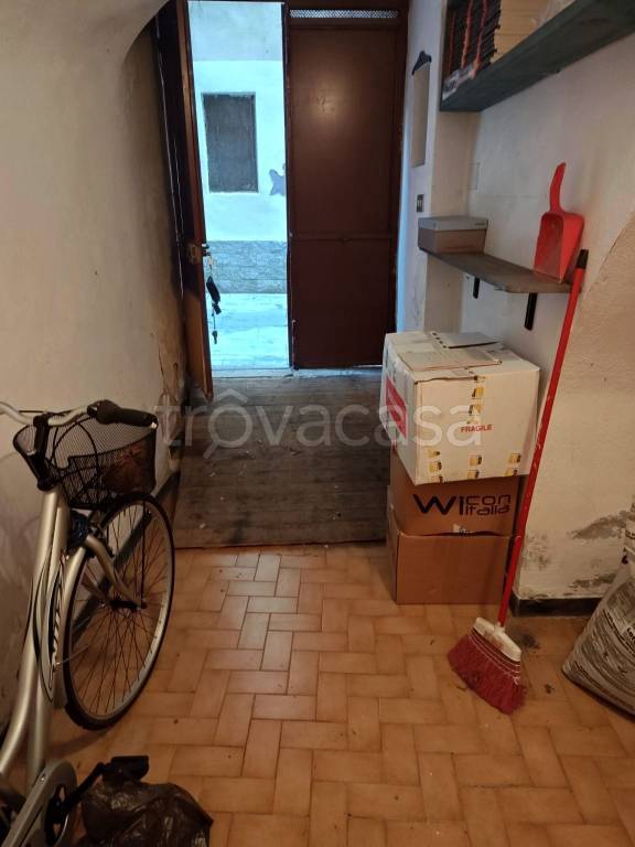 locale commerciale in vendita a Sanremo